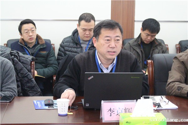 校长李京辉汇报专业建设情况.JPG