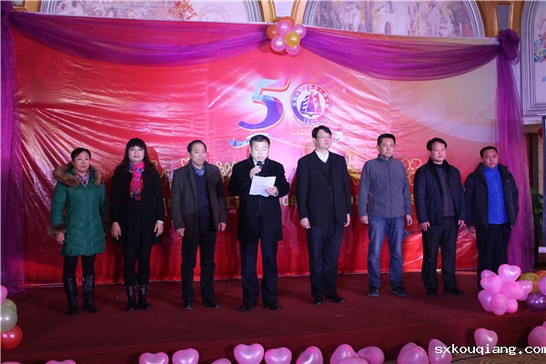 校长李景辉携全体校领导班子成员送祝福并作致辞.JPG