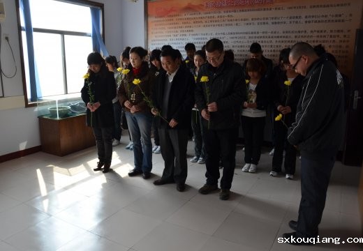 师生代表集体默哀
