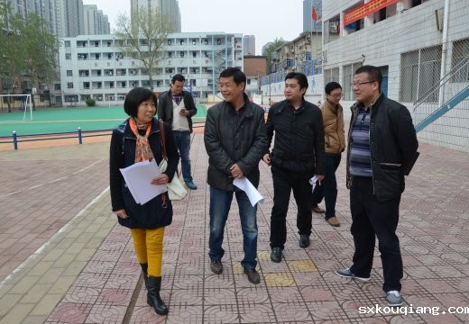 督察组深入校园实地检查