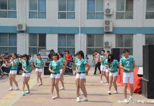 社团展示——健美操社团表演《青春律动》