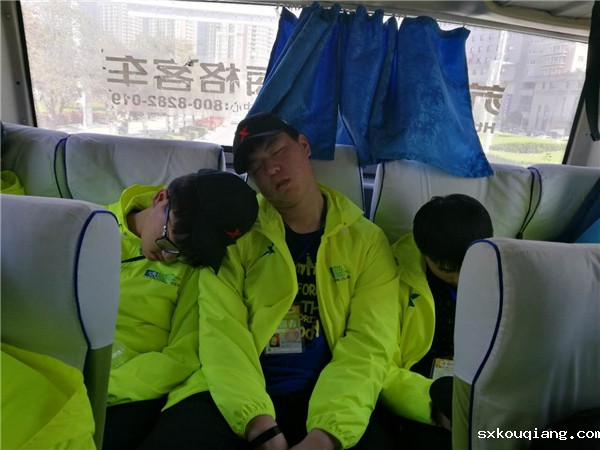 8 上了车已经是精疲力尽 (2).jpg