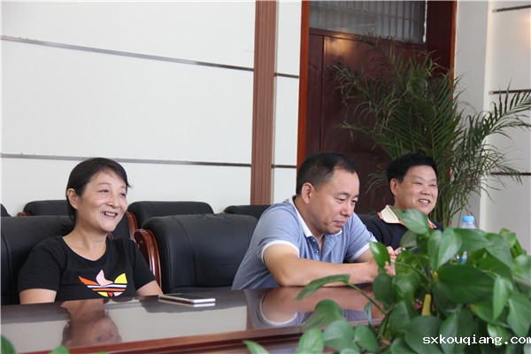 3.学校军转干部感谢学校的关心.JPG
