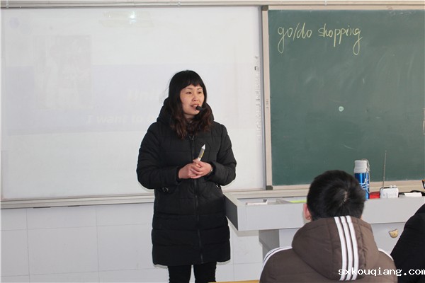 2 王俊红老师讲授英语课.jpg