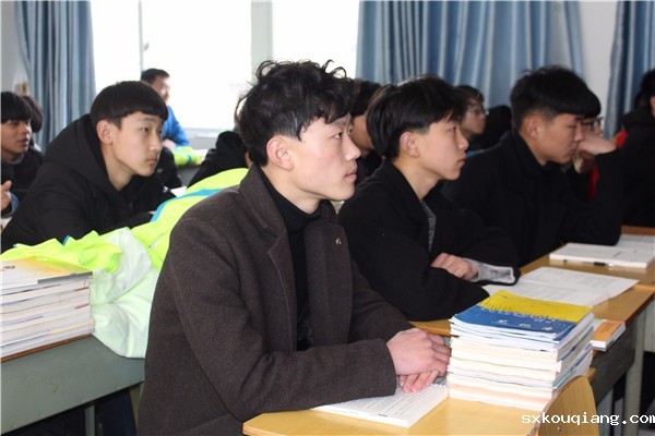 3 新老师陈卓的课堂.JPG