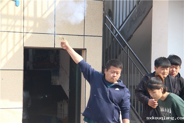 11鸣枪比赛.JPG