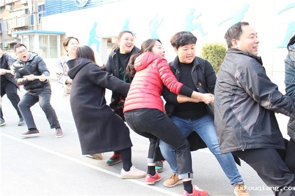 1行政组女教师巾帼不让须眉.JPG