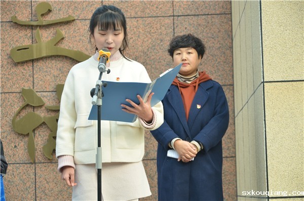 3学生代表张桓蓉发言.JPG
