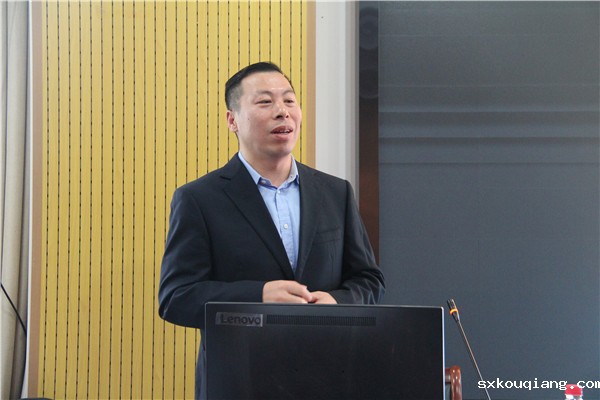 5亚龙智能西北运营中心总经理刘天鹏谈“引领中国职业教育数字化改革-智能制造创新中心建设思路”.JPG