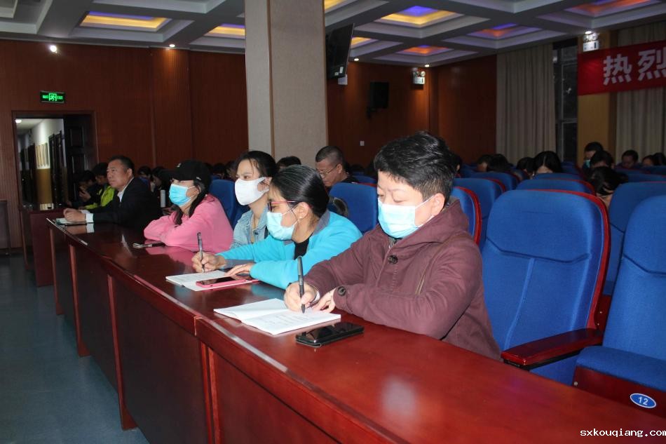 思源社区党员同志参加党课.jpg